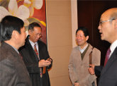 与会嘉宾现场交流
